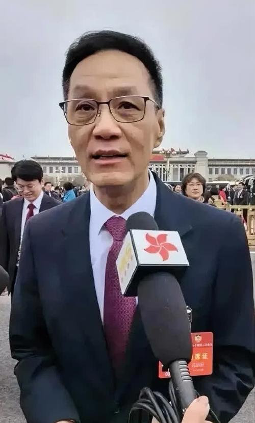 冯远征回应AI是否会抢饭碗的简单介绍