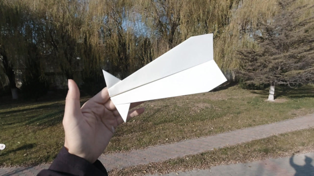 纸飞机上面视频怎么保存-纸飞机怎么在空中停留时间长