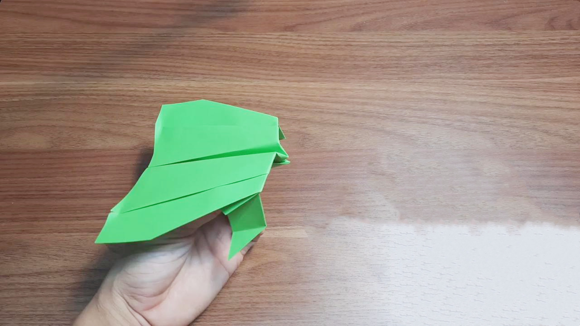 可以转圈的纸飞机-转圈的纸飞机怎么叠