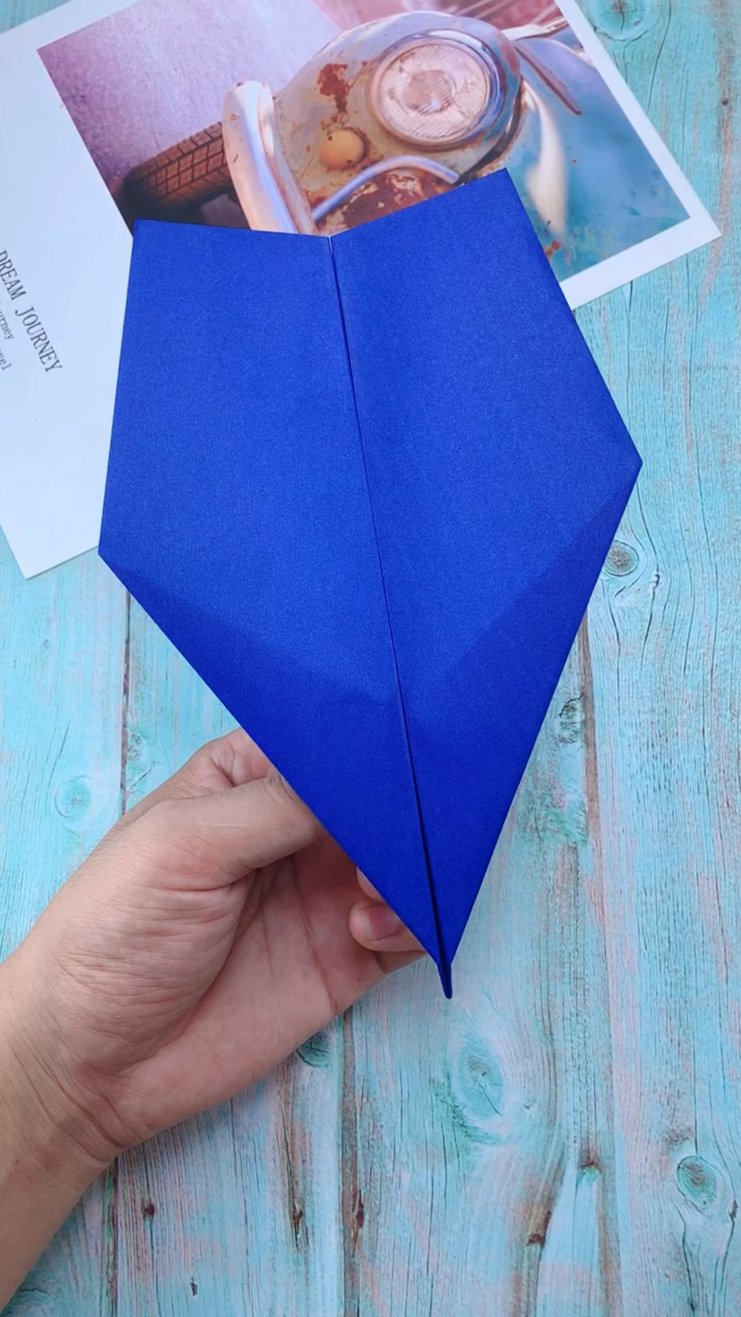 纸飞机怎么折飞得远飞得久-简单纸飞机怎么折飞得远飞得久