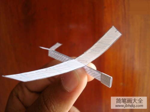 纸飞机q支-纸飞机全部教程